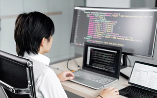 昌乐 api php源码,下载的php源码怎么运行呢？